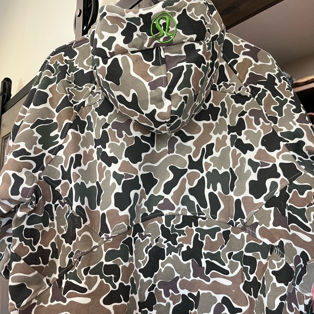 Lululemon Camouflage Scuba cropped zip up hoodie